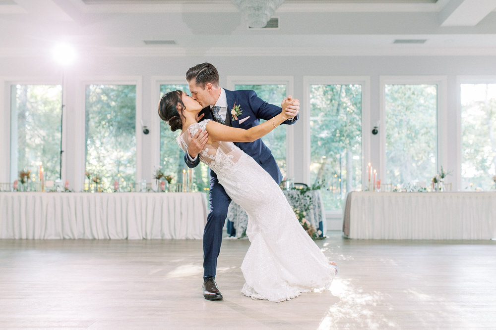 A Norland Estate Wedding Calgary wedding photographer the first dance