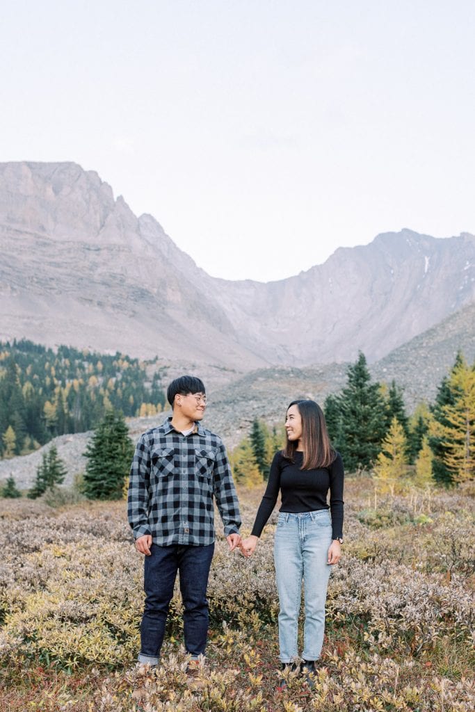 Banff fall engagement session couple portrait landscape