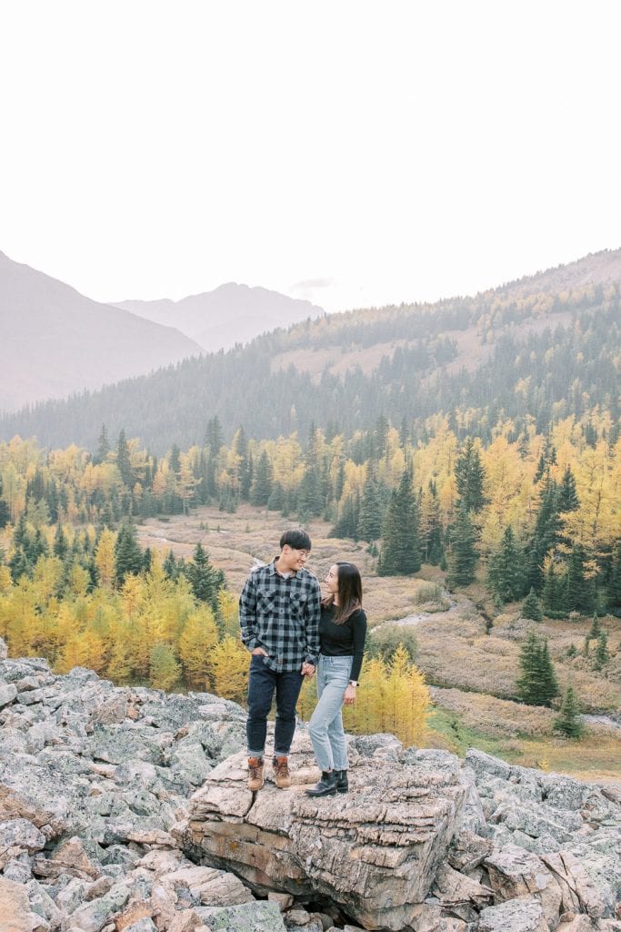 Banff fall engagement session couple portrait landscape
